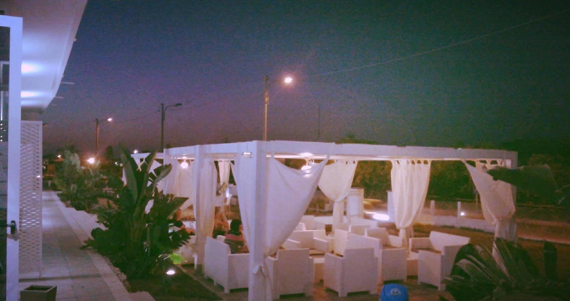 Oasis Park Hotel Torre dell'Orso Exterior photo